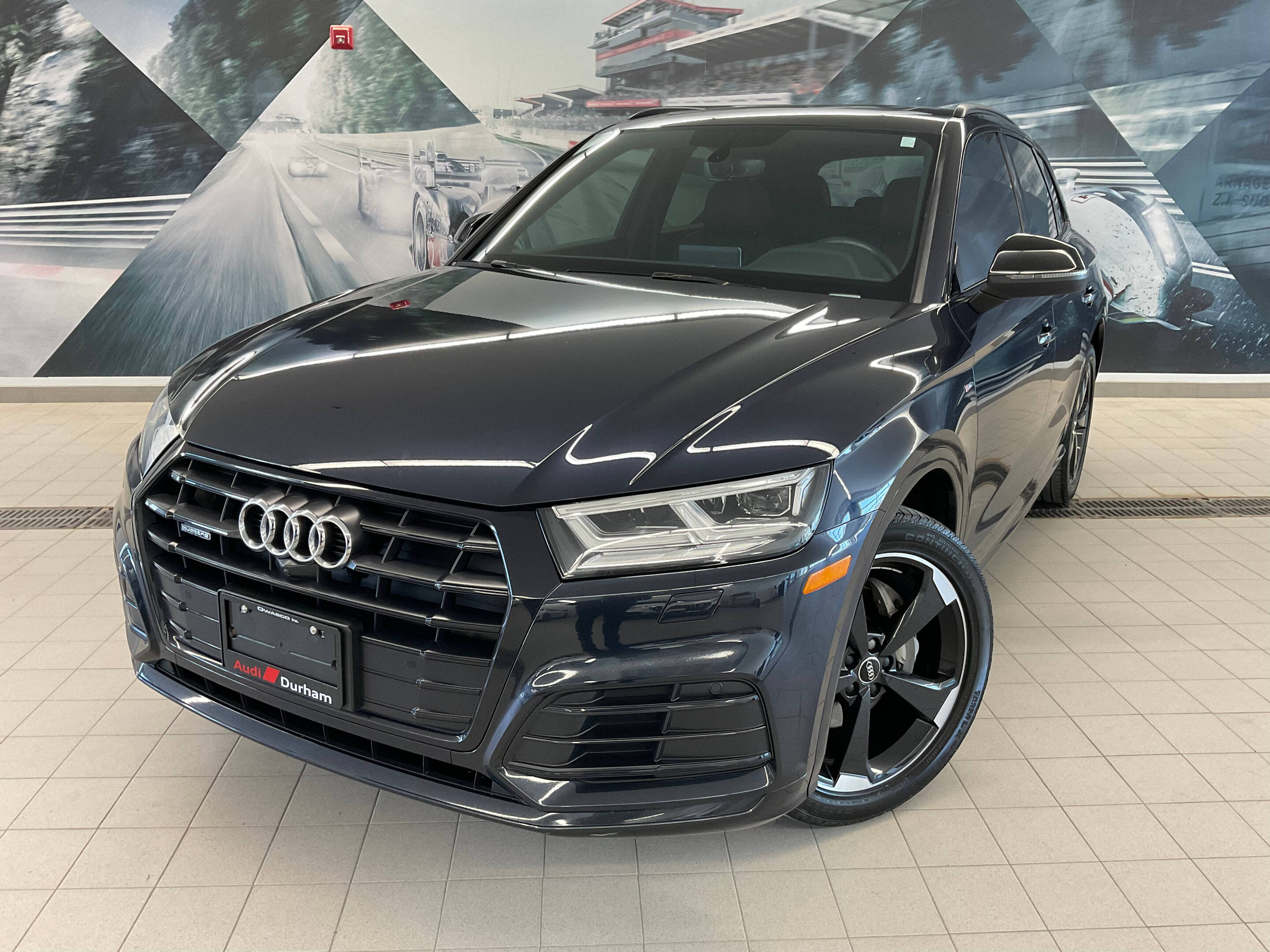 2019 Audi Q5 2.0T Progressiv + Black Pkg | Heated Rear Seats