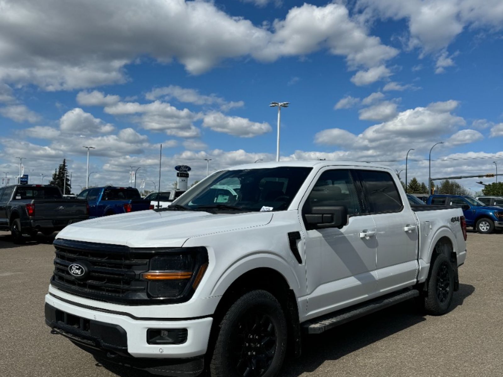 2024 Ford F-150 XLT | 302A | 2.7L ECOBOOST | XLT BLACK APPEARANCE 