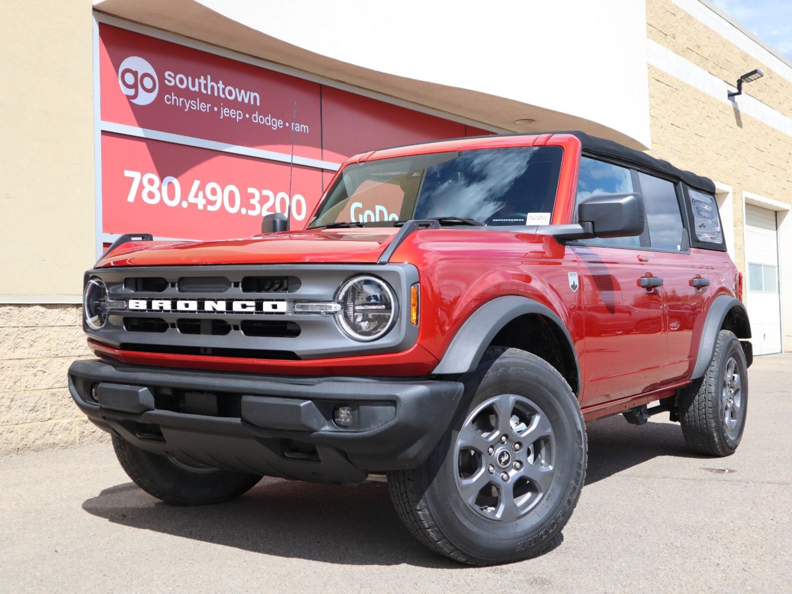 2022 Ford Bronco BASE IN RED EQUIPPED WITH A ECOBOOST I4 , 4X4 , 10