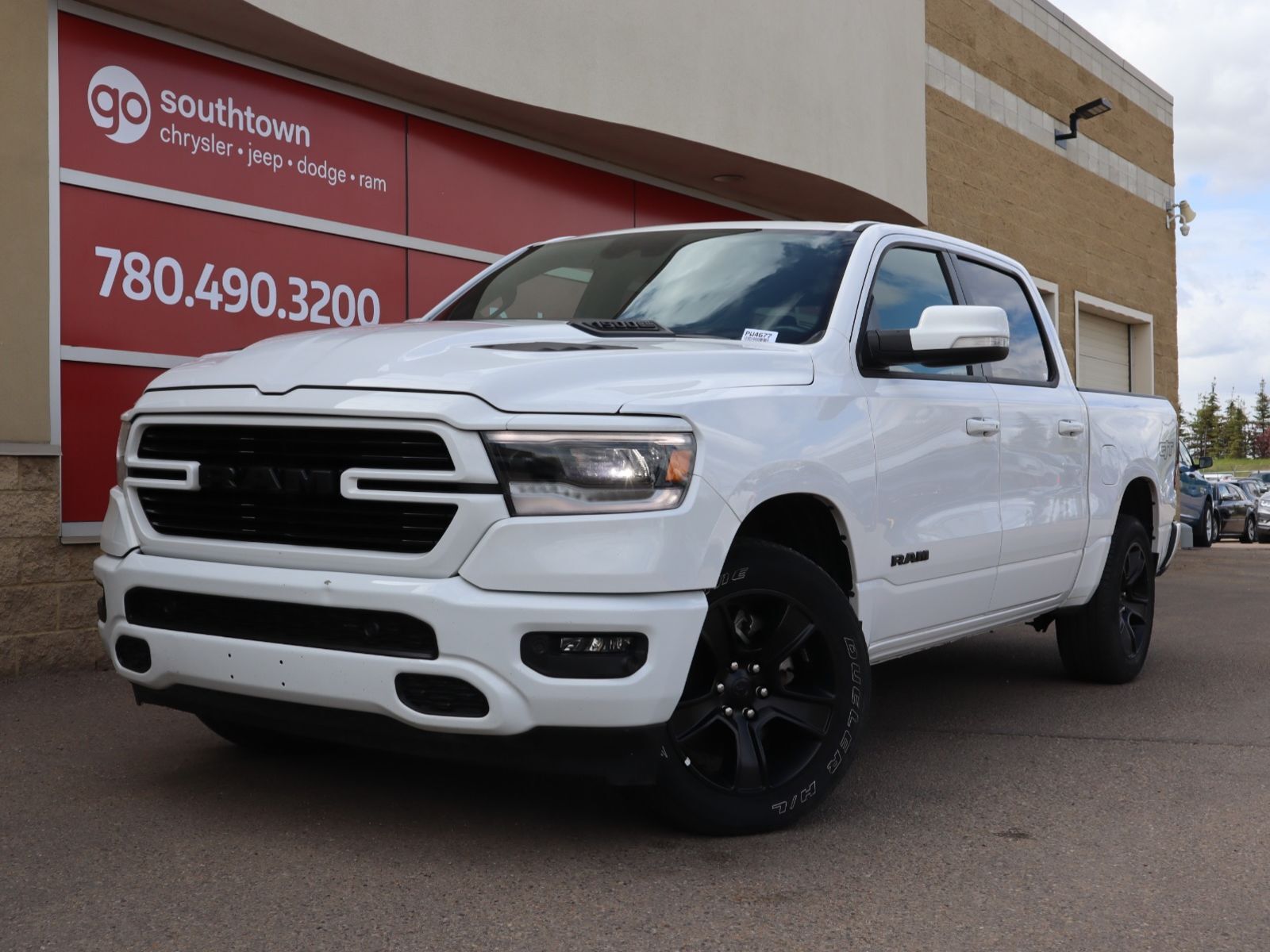 2022 Ram 1500 SPORT GT IN BRIGHT WHITE EQUIPPED WITH A 5.7L HEMI
