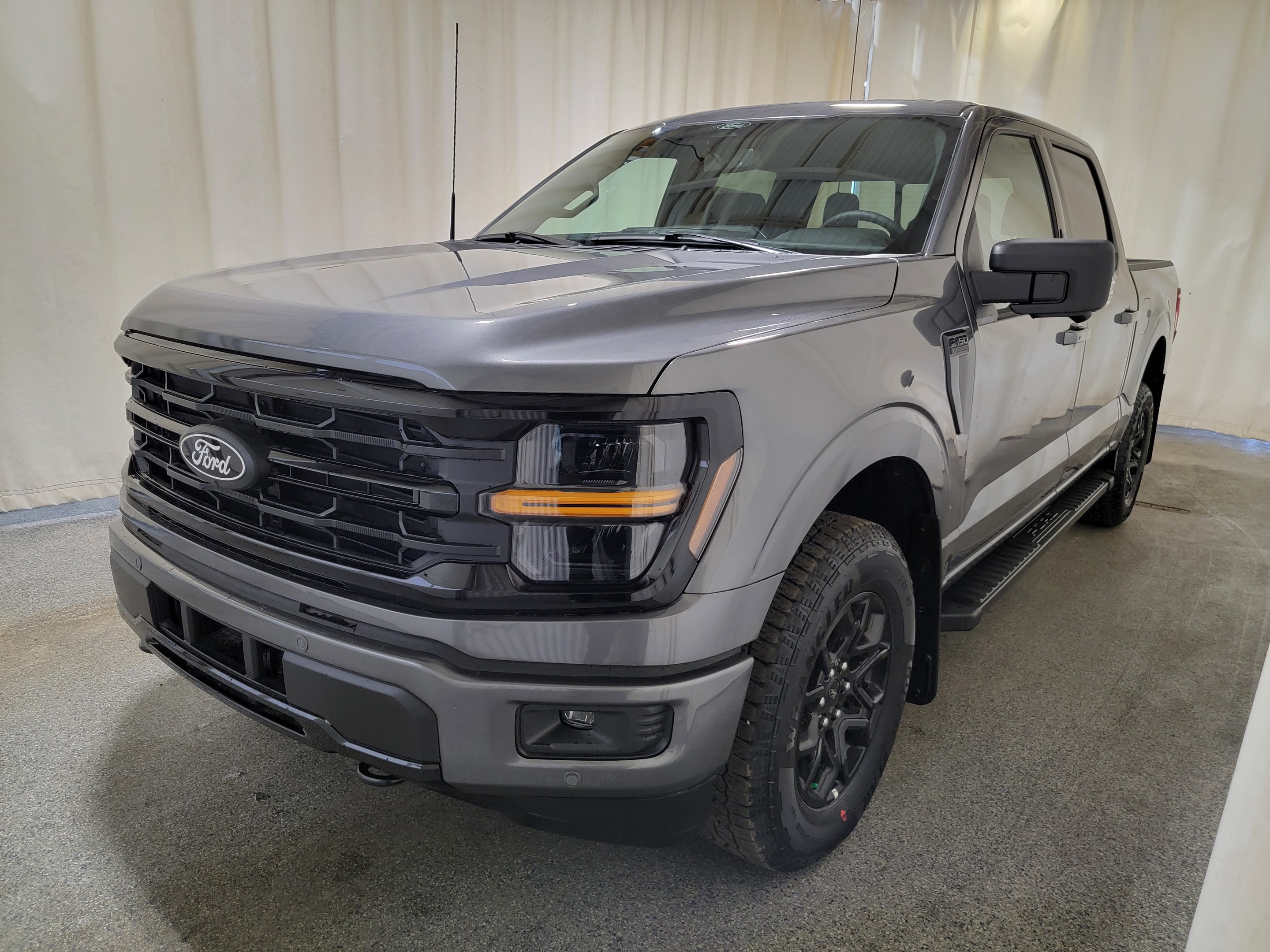 2024 Ford F-150 XLT W/ BLACK APPEARANCE PACKAGE