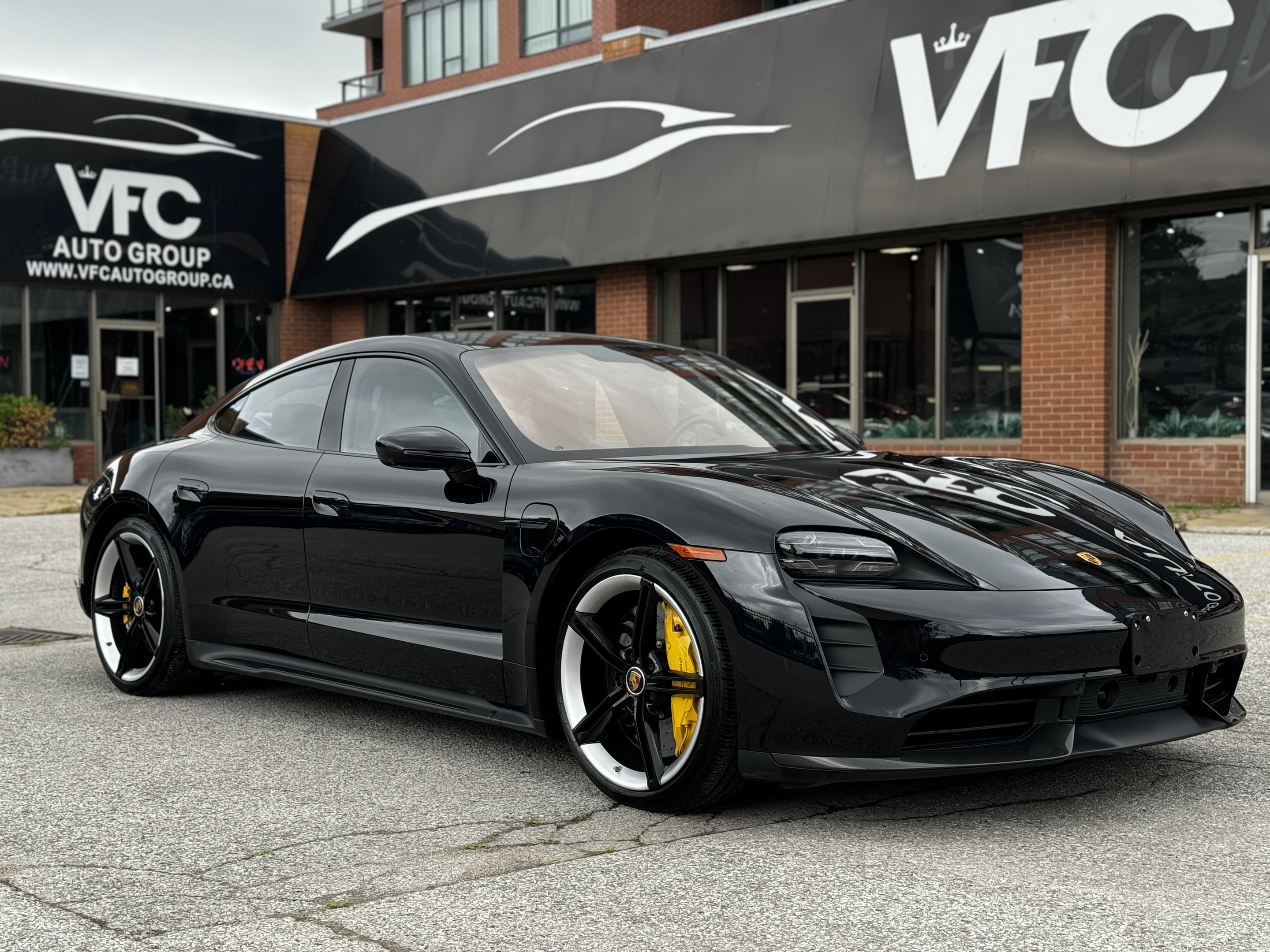 2021 Porsche Taycan TURBO S!  CARBON CERAMICS! HIGHLY OPTIONED! 