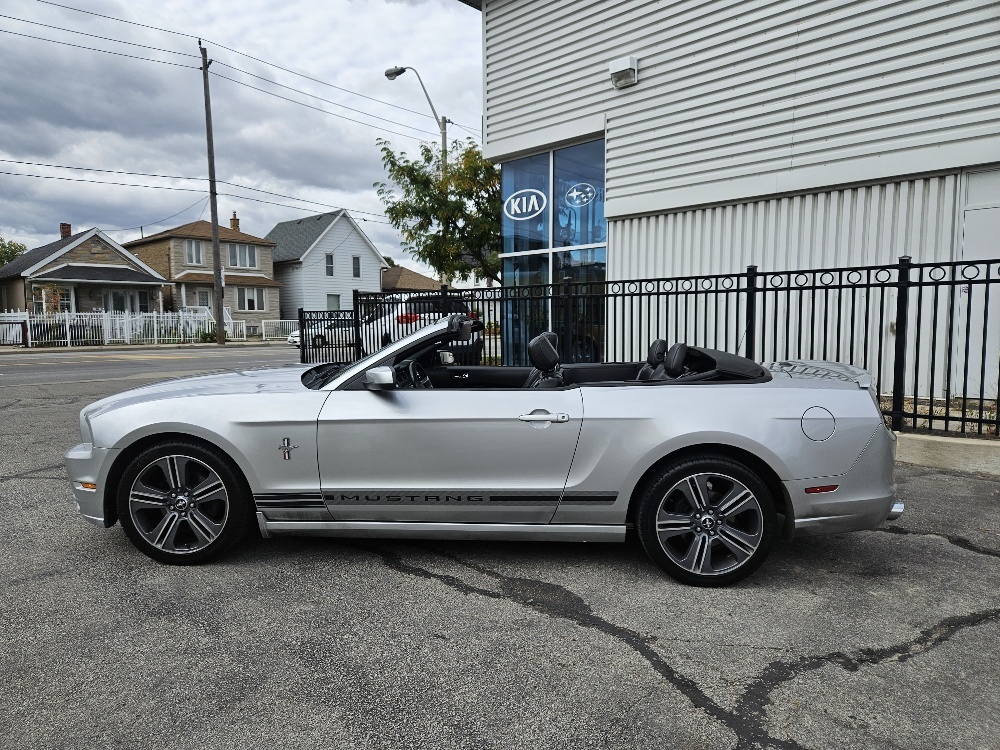 2013 Ford Mustang V6 PREMIUM-CONVERTIBLE-LEATHER-19's-ROUSH EXHAUST