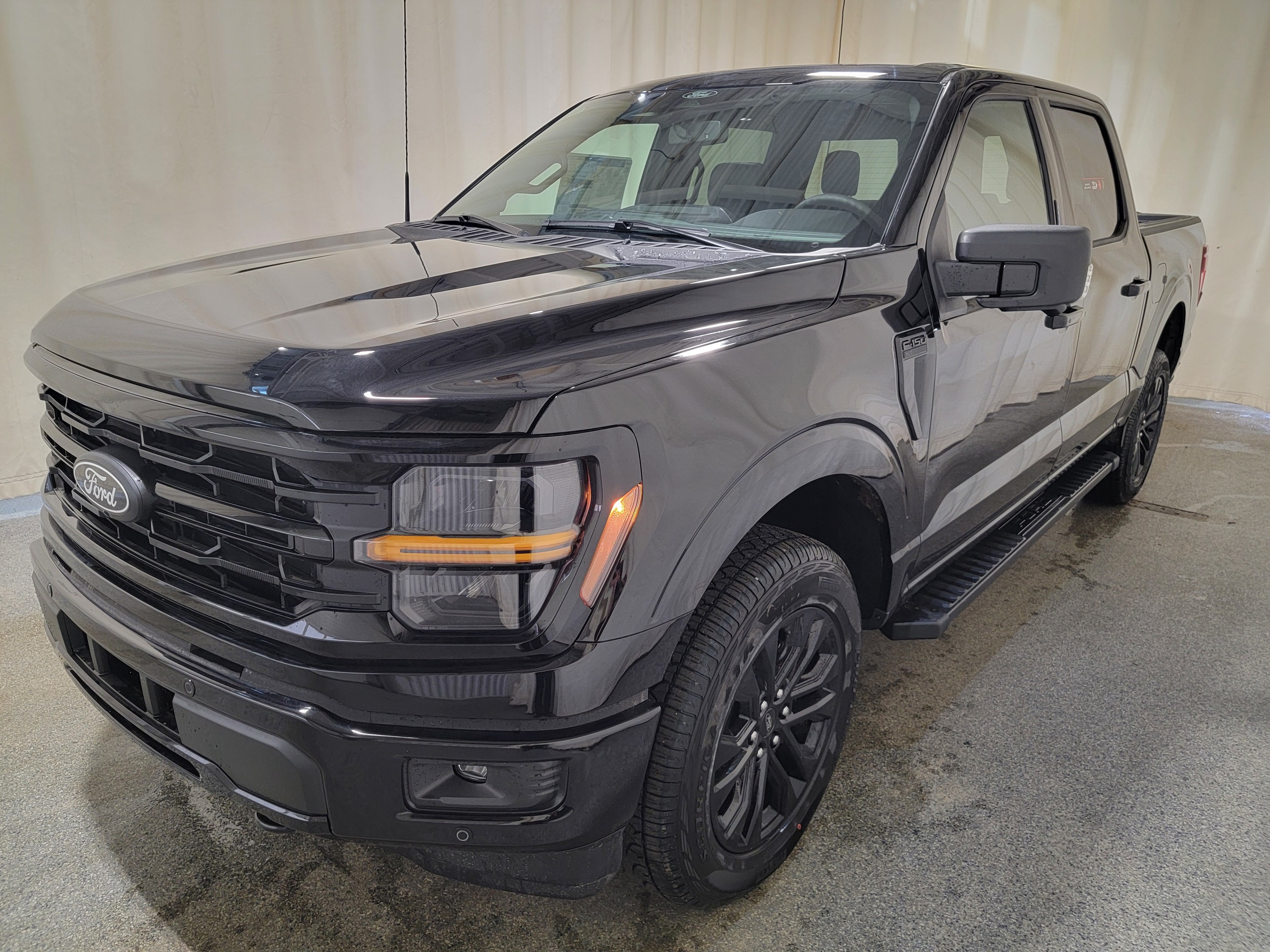 2024 Ford F-150 XLT W/BLACK APPEARANCE PACKAGE