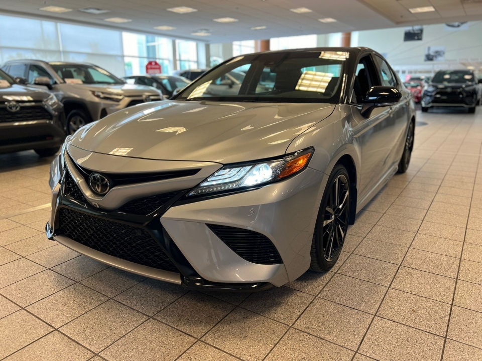 2018 Toyota Camry XSE V6 + CUIR + TOIT OUVRANT + MAGS + BAS KM  ***W