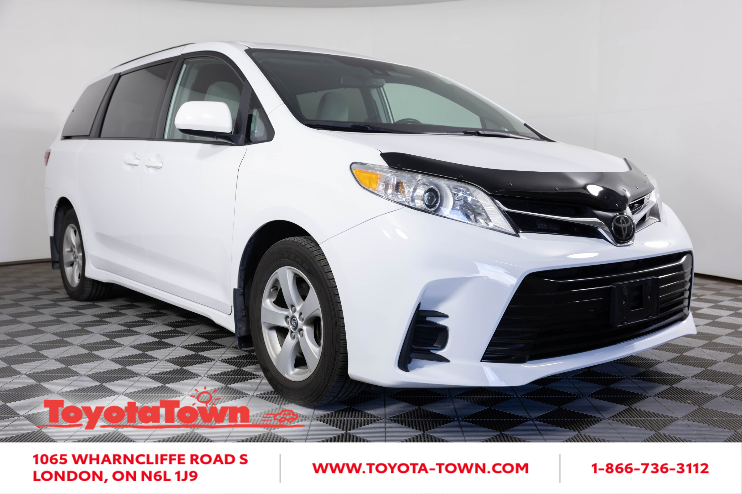 2019 Toyota Sienna LE 8-PASSENGER! ACCIDENT FREE!