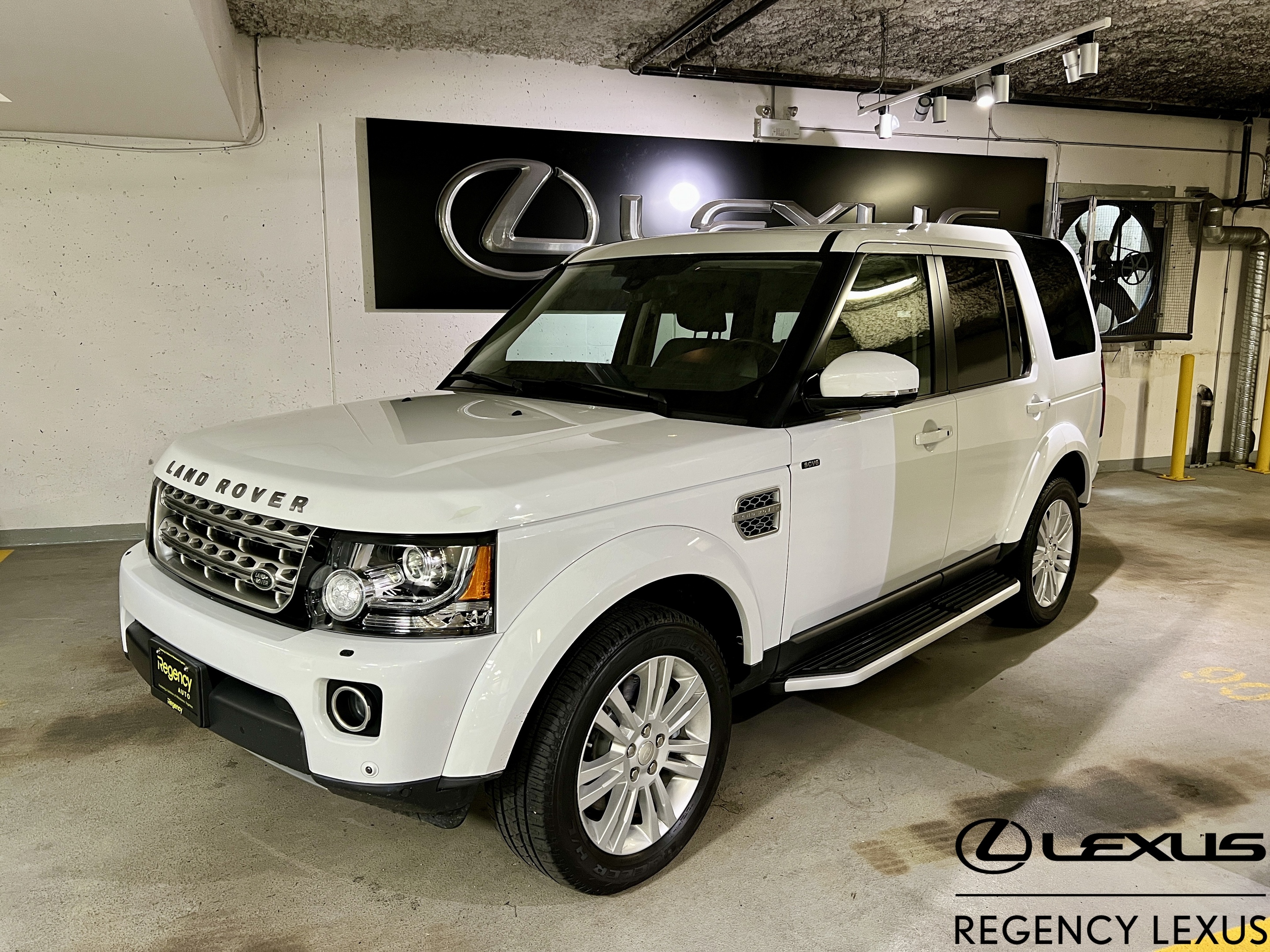 2015 Land Rover LR4 NO ACCIDENTS 1 OWNER LOW KMS FULLY EQUIPPED LUX