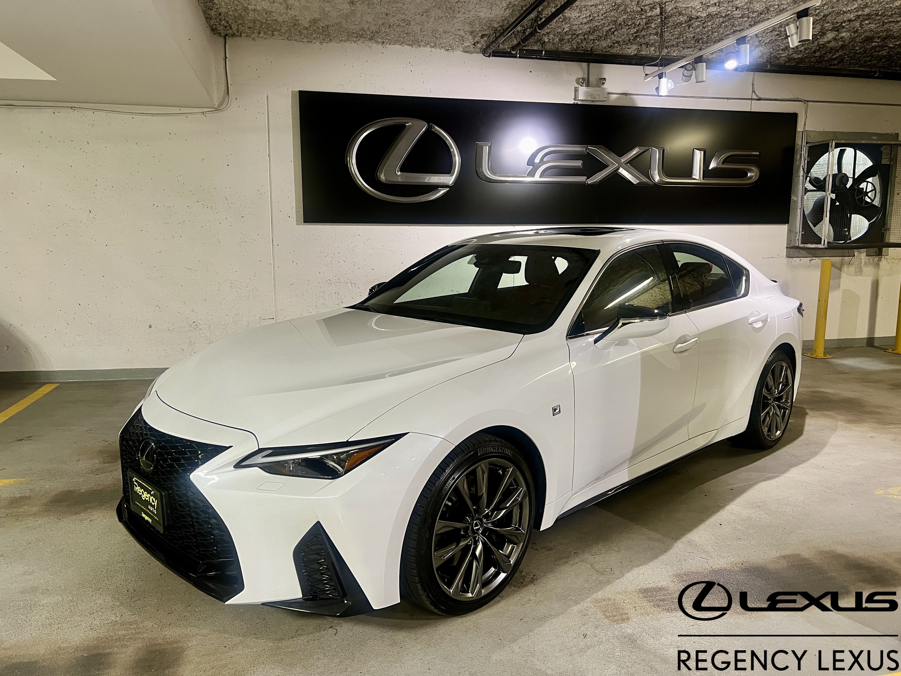 2022 Lexus IS 300 NO ACCIDENTS ONLY 12KMS 1 OWNER FULLY EQUIPPED 