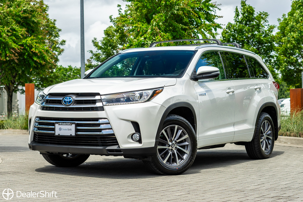 2017 Toyota Highlander Hybrid AWD 4dr XLE, Accident Free, 1-Owner, New Tires