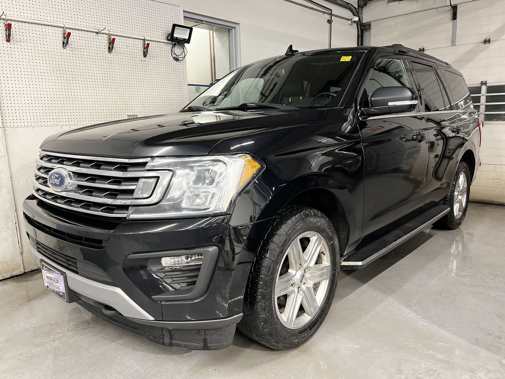 2019 Ford Expedition XLT 4X4 | PANO ROOF | HTD/COOLED LEATHER |  NAV