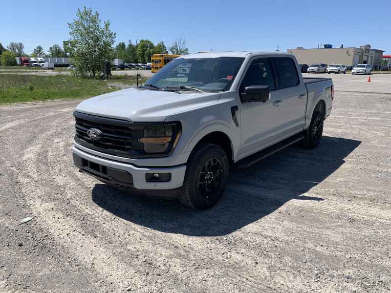 2024 Ford F-150 XLT  - Black Pack/SYNC 4/HUGE SCREEN and MORE!!!!