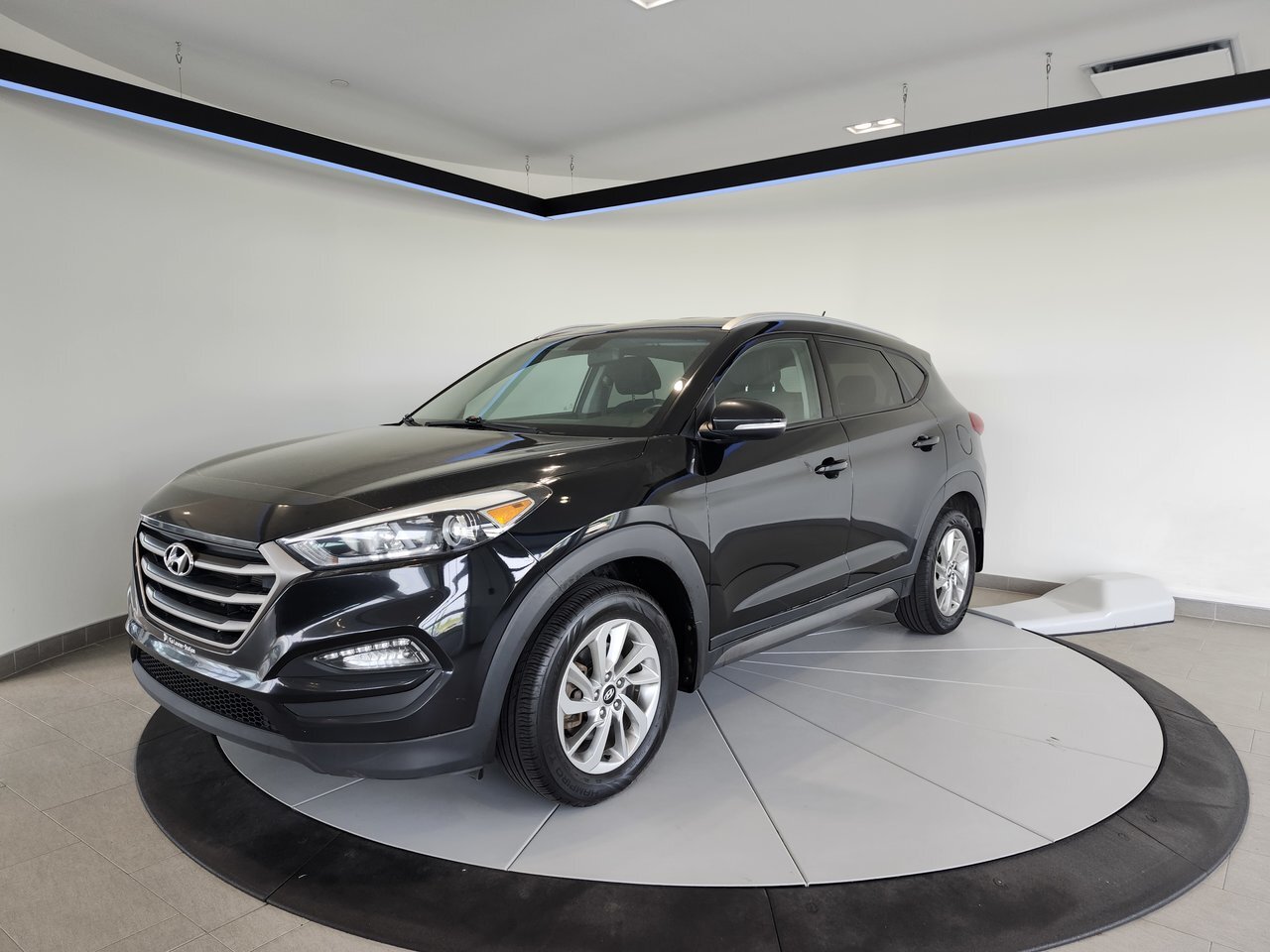 2016 Hyundai Tucson Premium + AWD + Bluetooth + AIR CLIM + Apple carpl