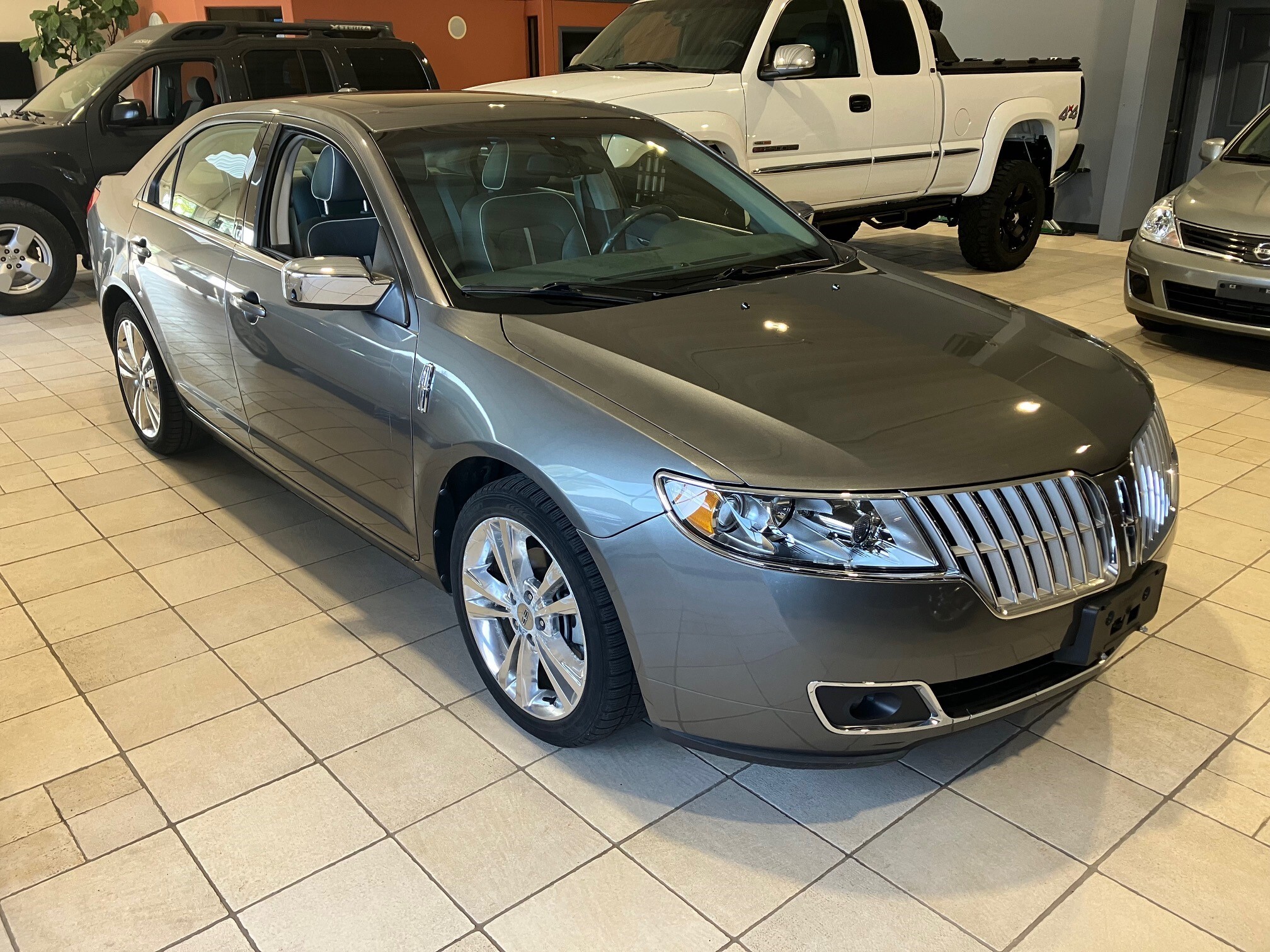 2010 Lincoln MKZ 4dr Sdn AWD 1 OWNER MINT ONLY 28K!