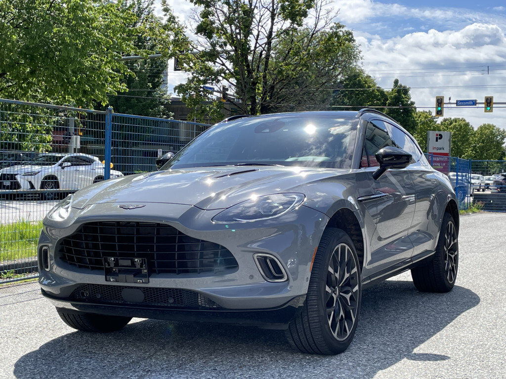 2021 Aston Martin DBS V12 DBX