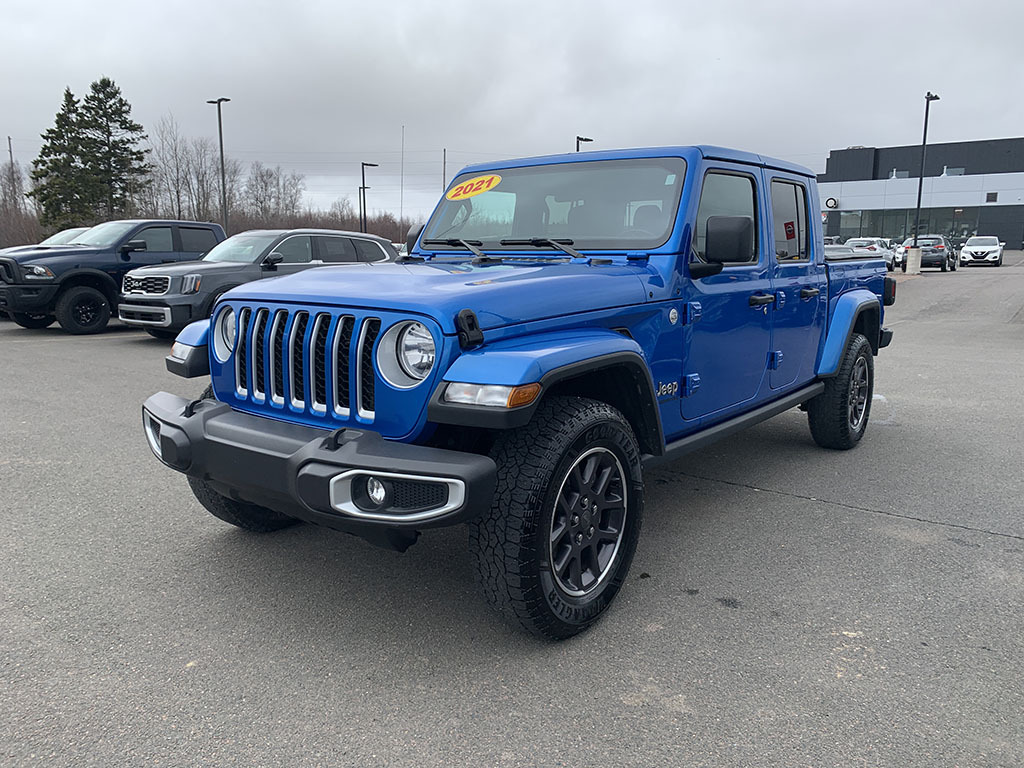2021 Jeep Gladiator 4x4 Overland, Heated Seats and Steering, Hitch