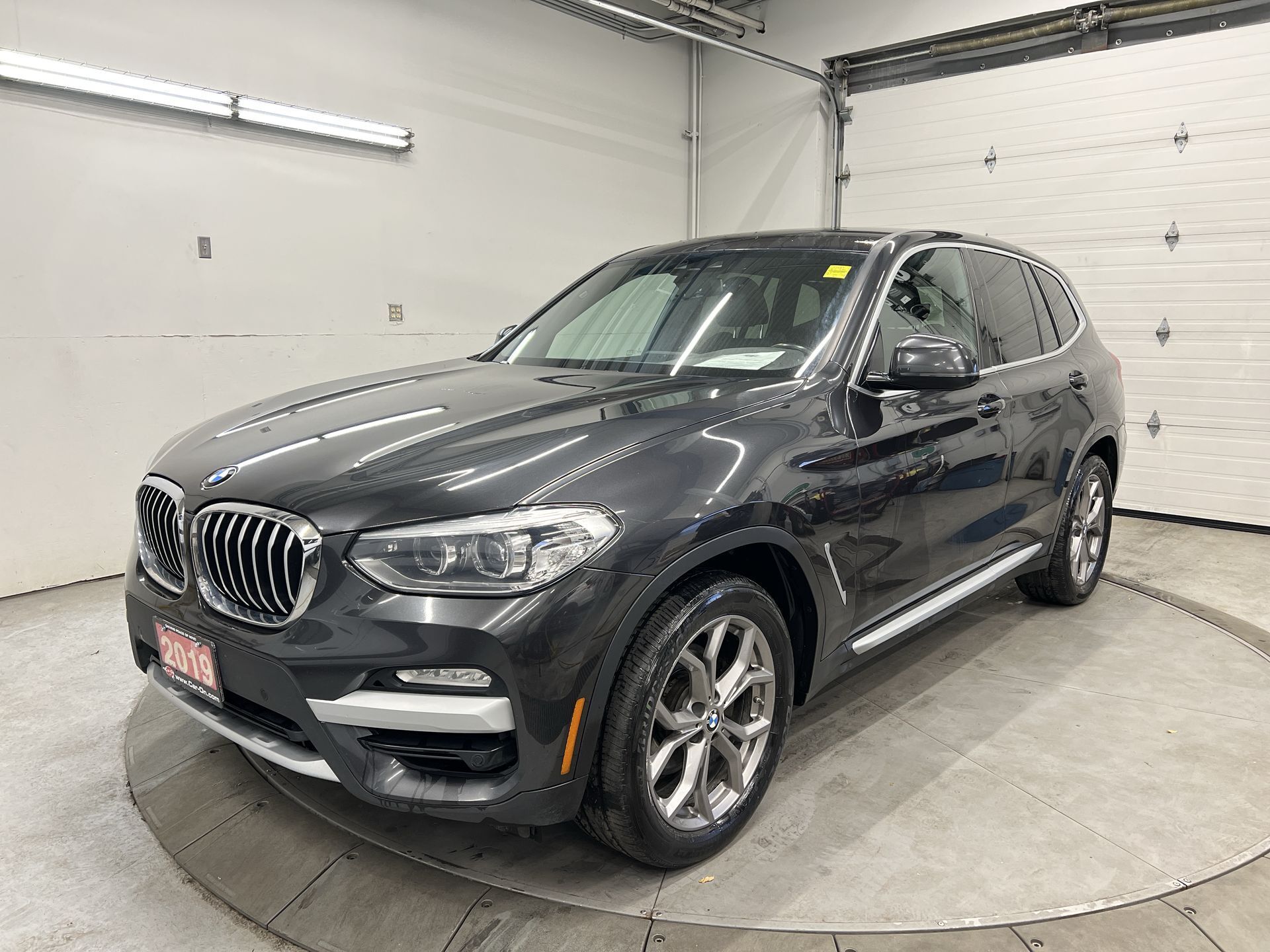 2019 BMW X3 AWD | HTD LEATHER | BLIND SPOT | NAV | JUST TRADED