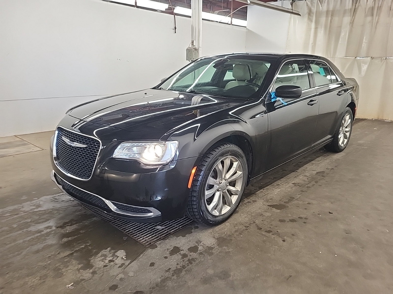 2020 Chrysler 300 300 Touring AWD | Clean Carfax | COMING SOON