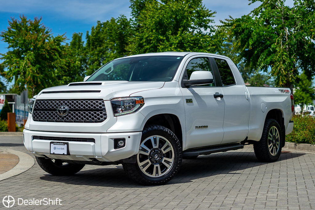 2018 Toyota Tundra 4x4 Double Cab SR5 Plus 5.7L, Low KM, AT Tires