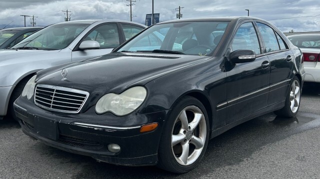 2004 Mercedes-Benz C-Class 1.8L Classic AUTO, KEYLESS ENTRY, POWER SEATS AND 