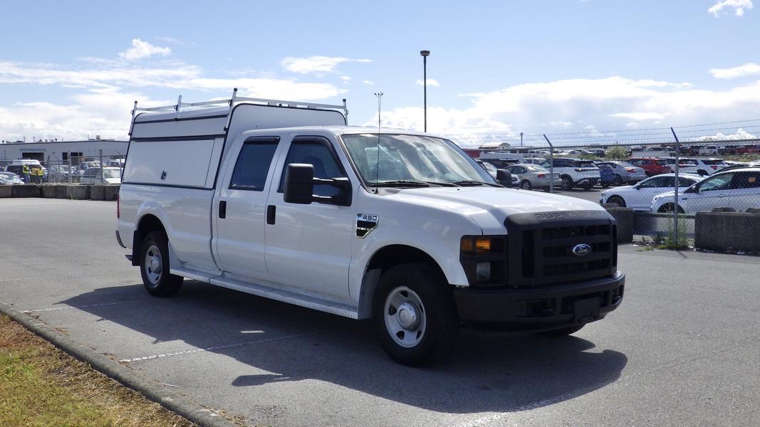 2010 Ford F-250 Crew Cab 2WD With Canopy
