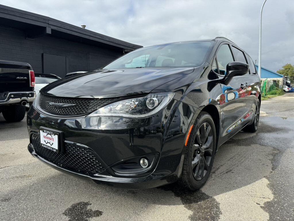 2020 Chrysler Pacifica Touring 2WD