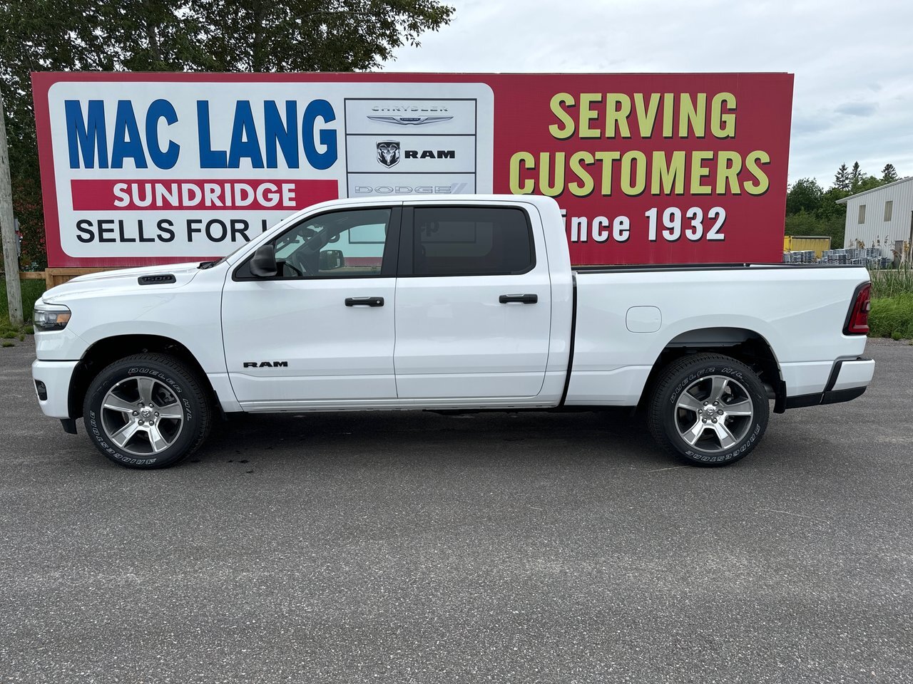 2025 Ram 1500 TRADESMAN 