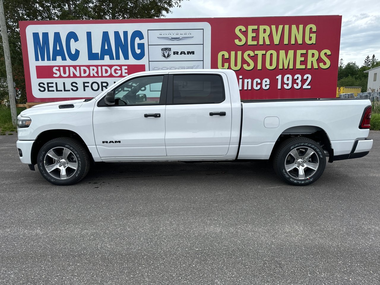 2025 Ram 1500 TRADESMAN 