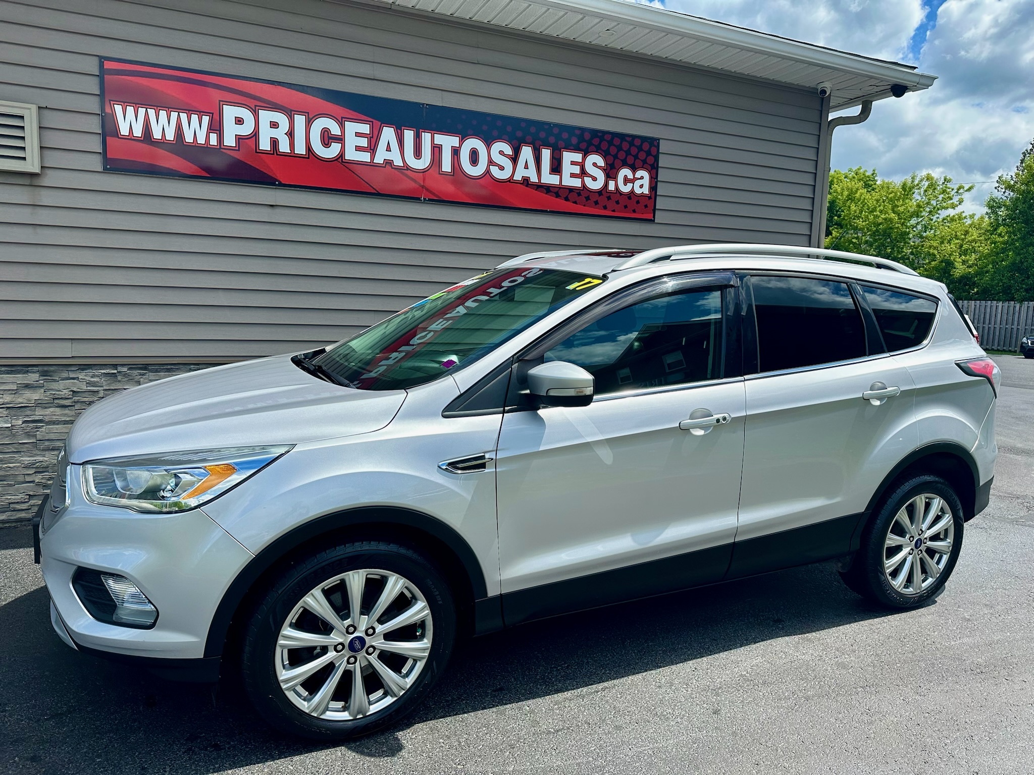 2017 Ford Escape Titanium - HEATED LEATHER - ROOF - NAV - CAM