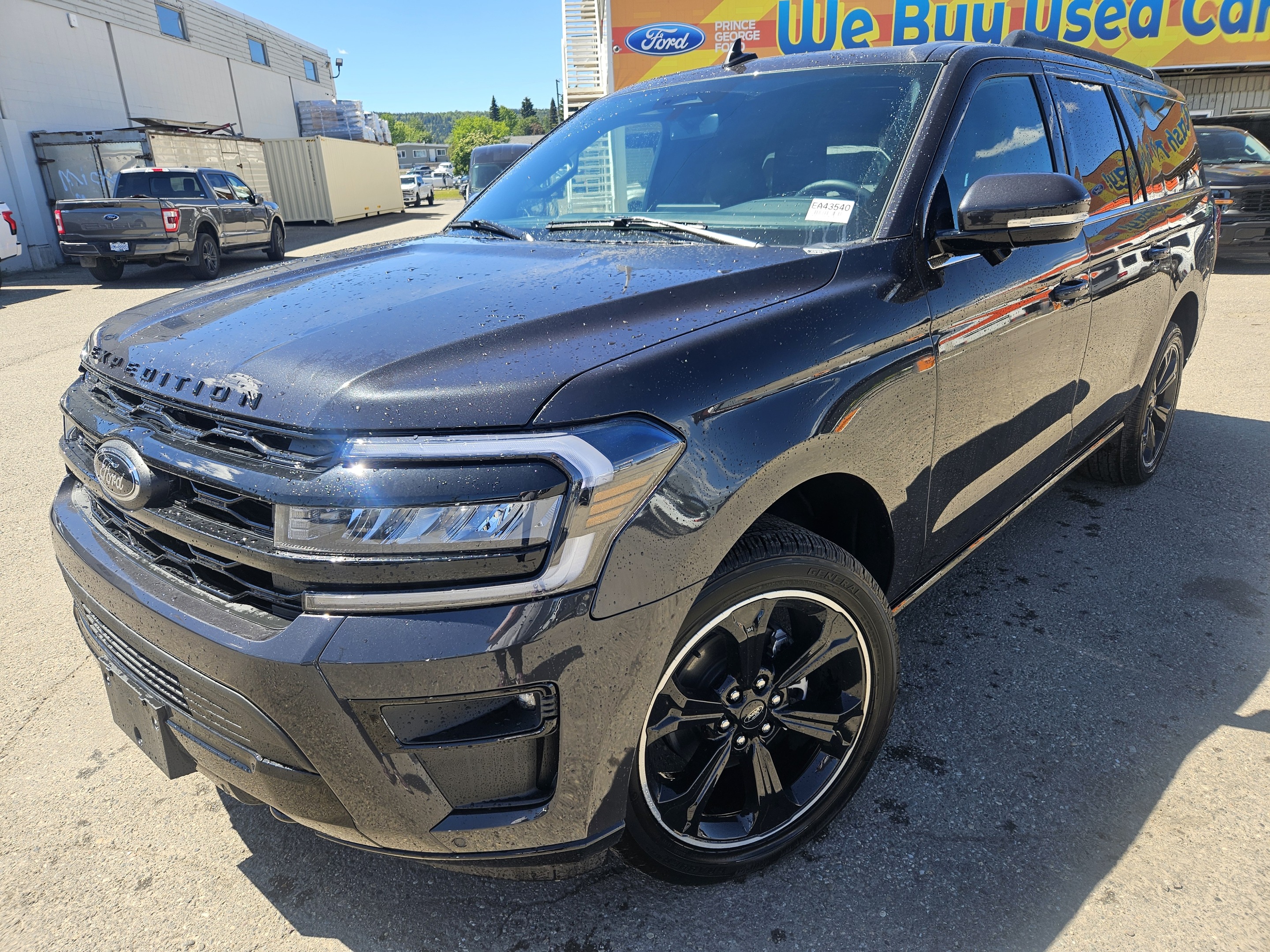 2024 Ford Expedition Limited | Stealth Edition/ Heavy Duty Tow Package
