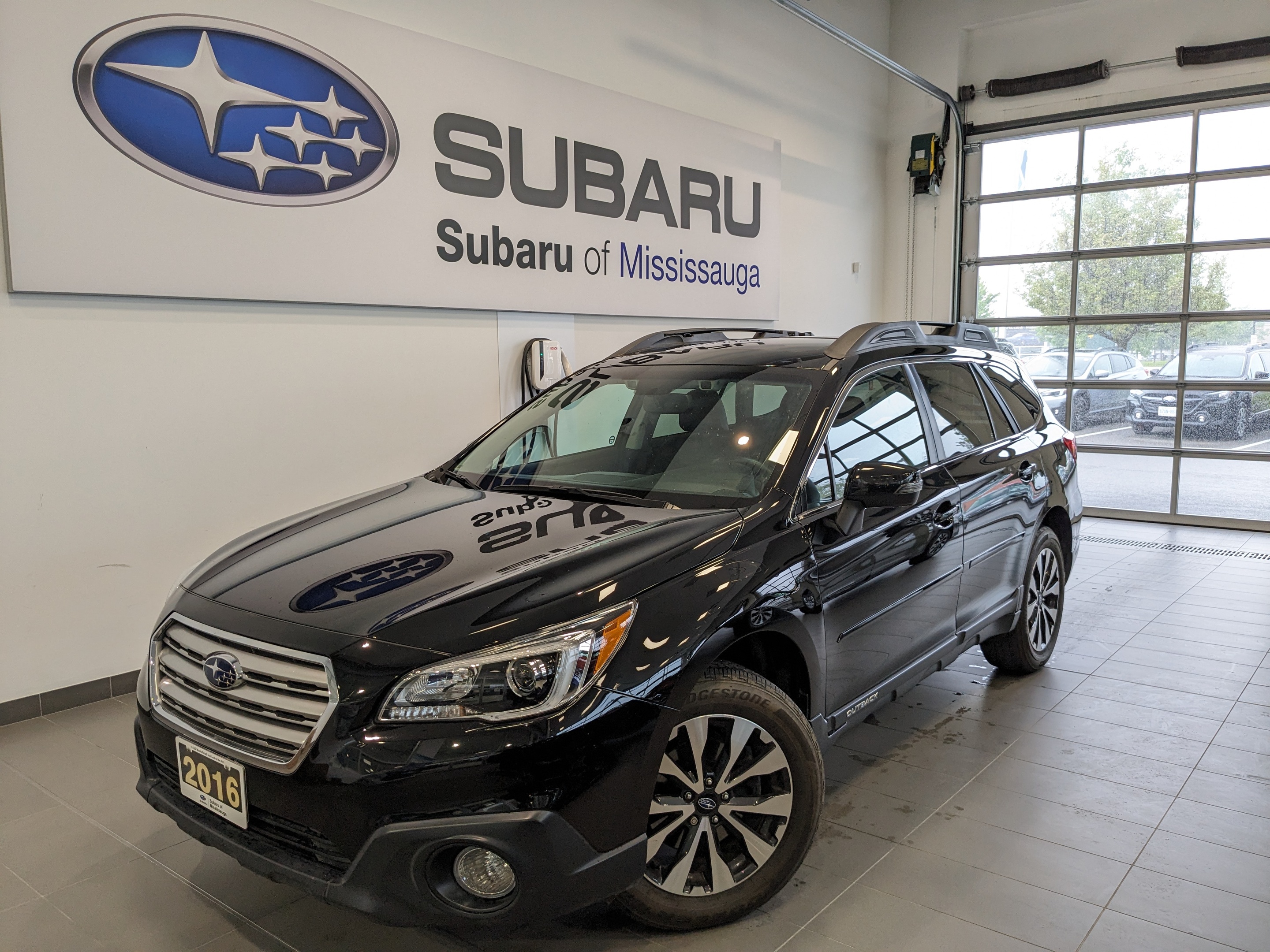 2016 Subaru Outback ONE OWNER | CLEAN CARFAX | LOW KM | SUNROOF | NAVI