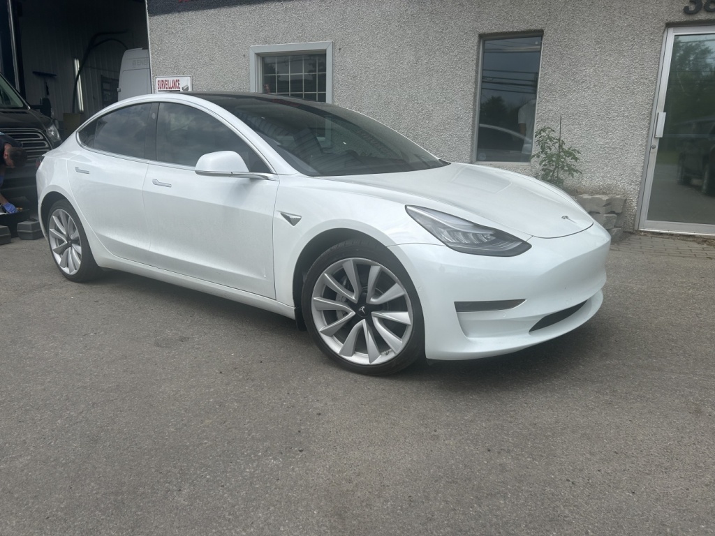 2020 Tesla Model 3 Autonomie standard Plus