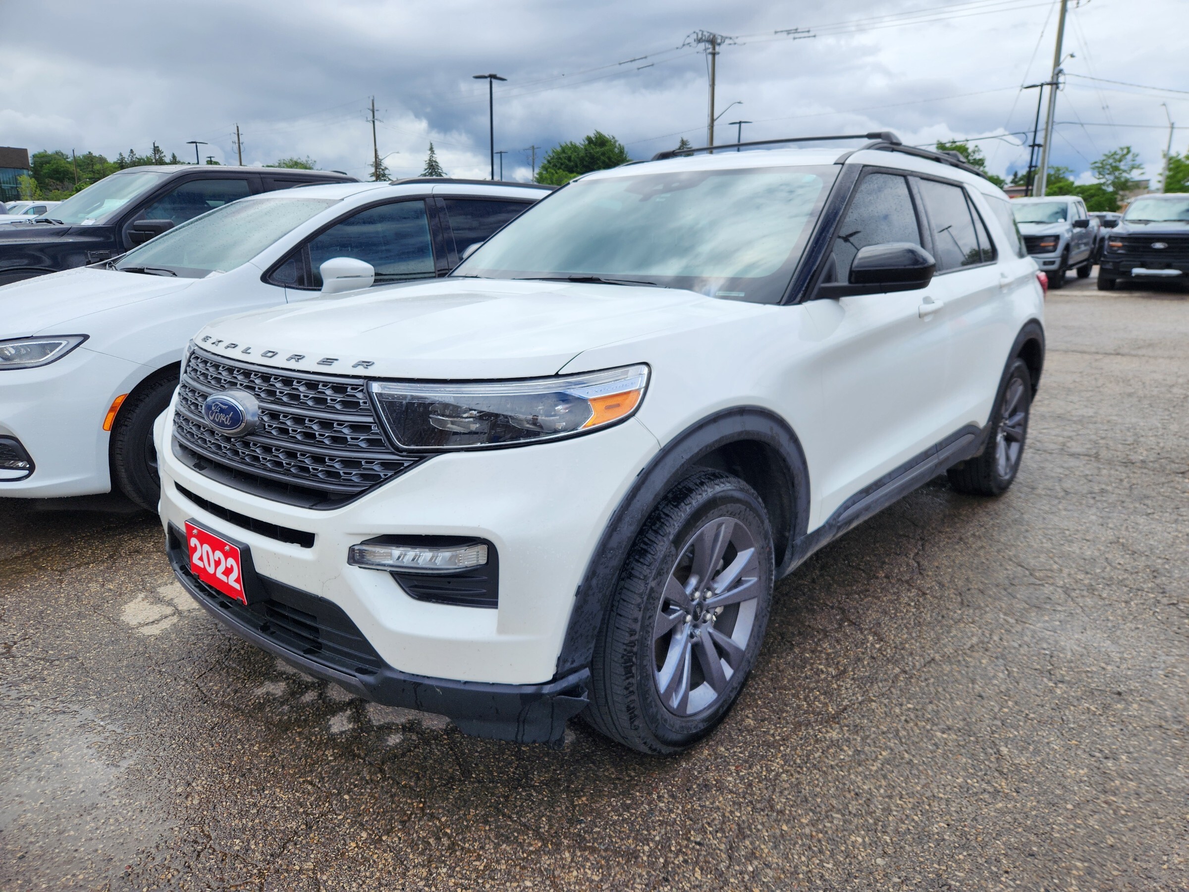 2022 Ford Explorer XLT LEATHER | HEATED SEATS AND WHEEL | SPORT APPEA