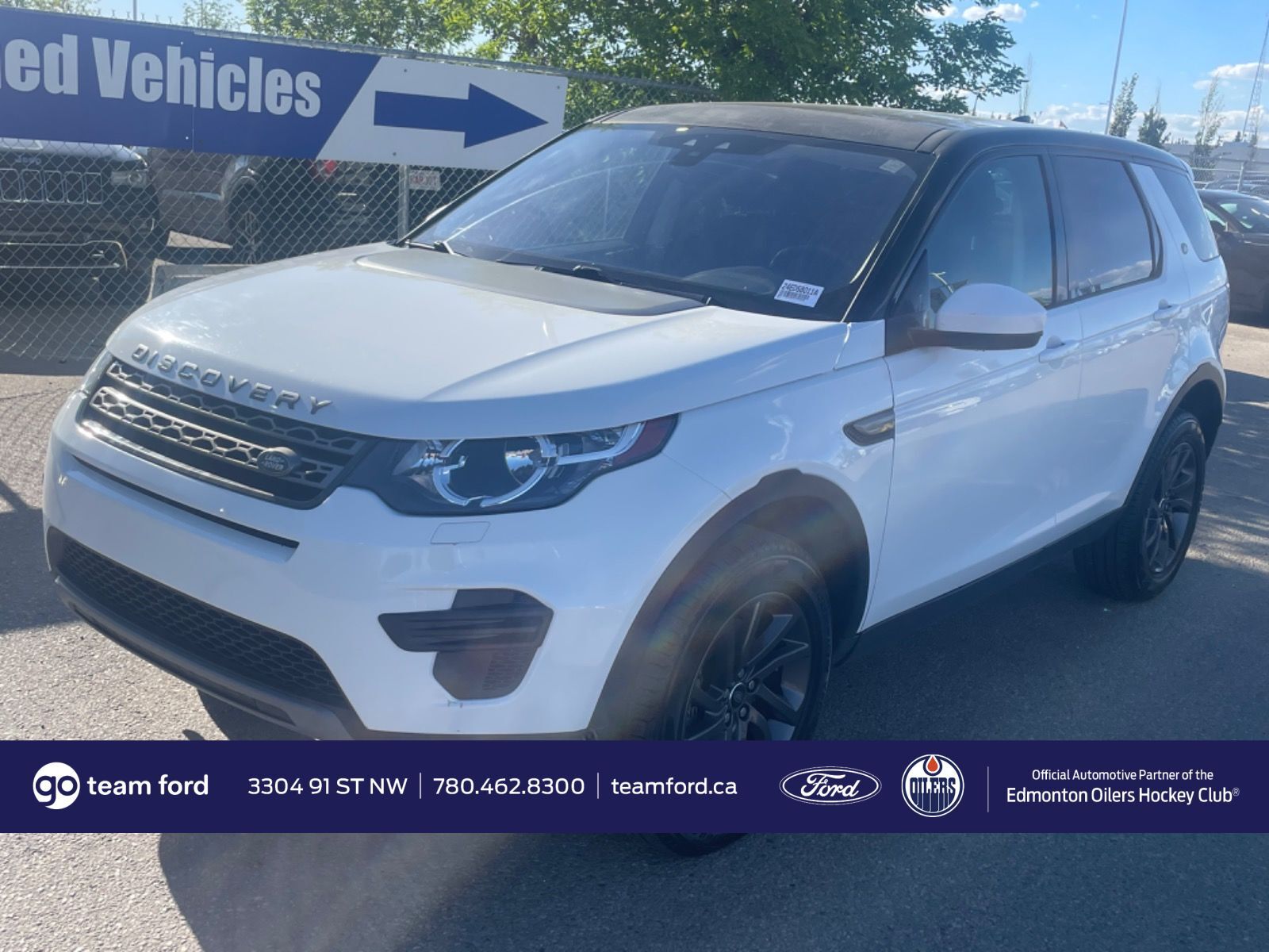 2018 Land Rover Discovery Sport SE - AWD, LEATHER, HEATED SEATS, BACK UP CAM, AND 