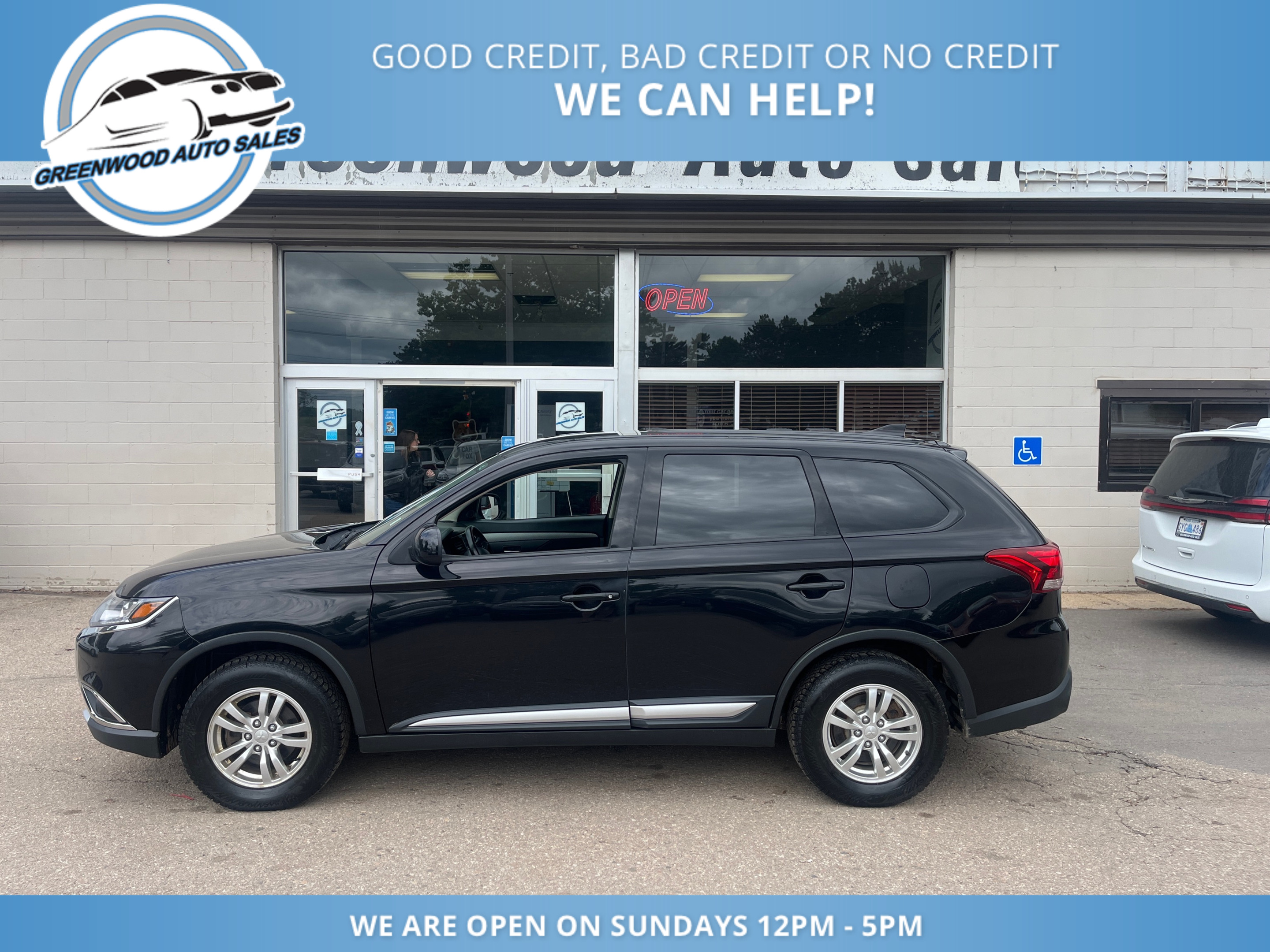 2018 Mitsubishi Outlander ES ** PRICED TO MOVE - CARFAX CLEAN **