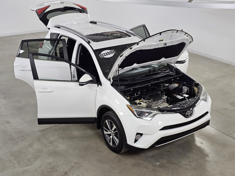 2017 Toyota RAV4 	XLE AWD MAGS*TOIT*CAMERA*SIEGES CHAUFFANTS*	