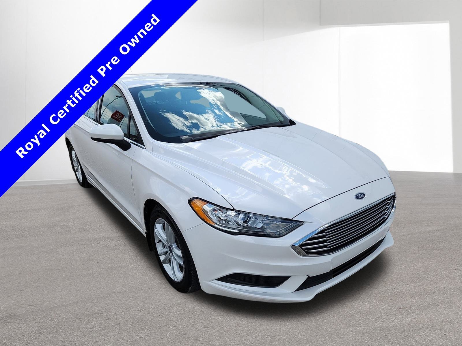 2018 Ford Fusion SE FWD WITH NAVIGATION AND HEATED FRONT SEATS
