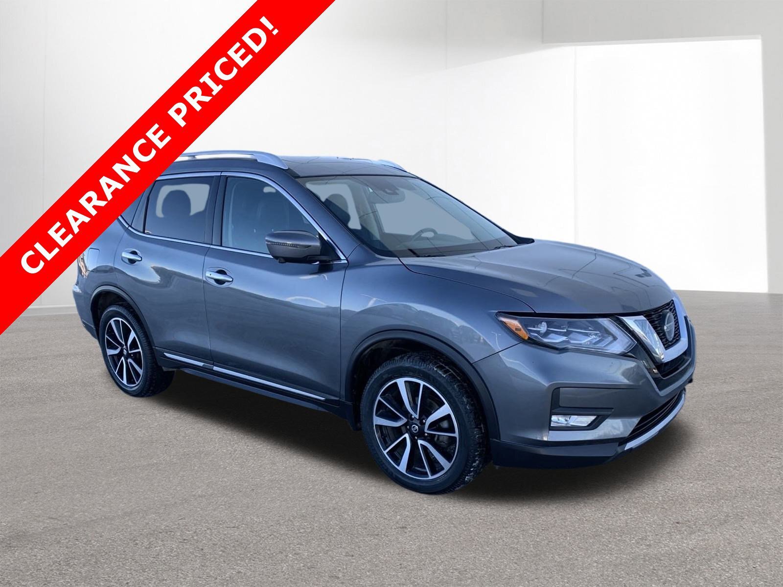 2018 Nissan Rogue WITH MOON ROOF AND NAVIGATION