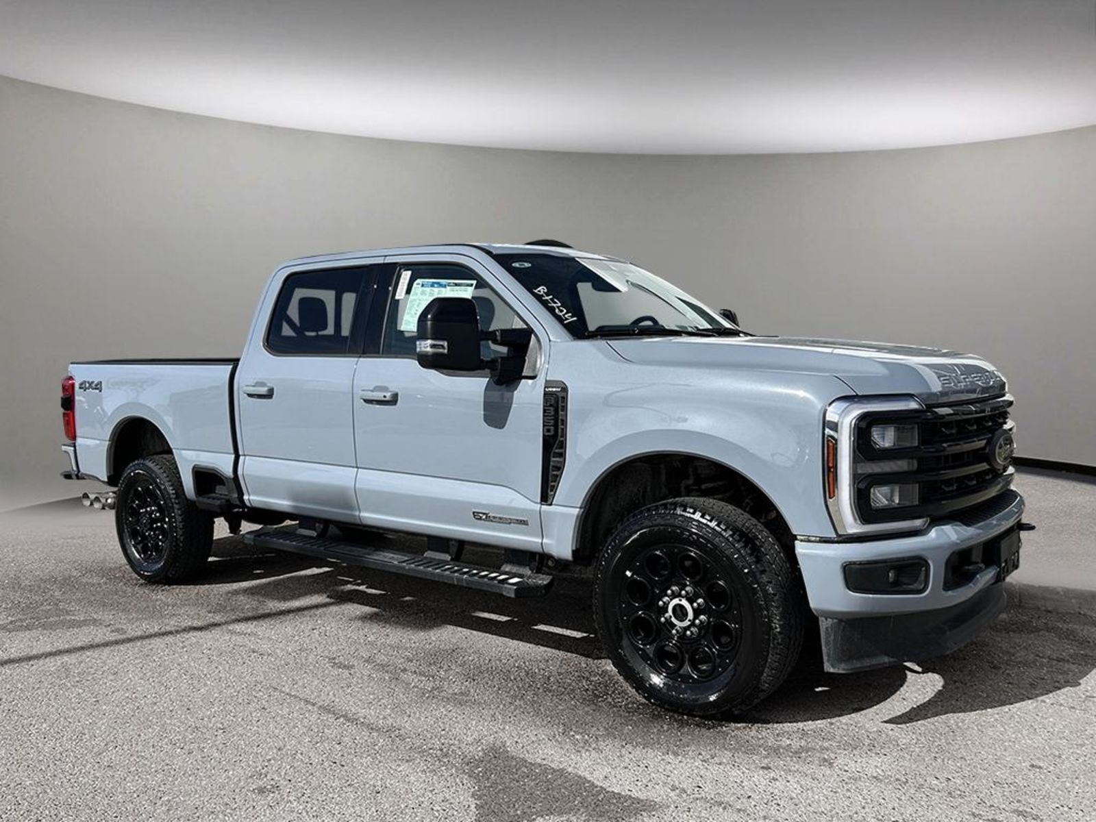 2024 Ford F-350 LARIAT - Black Appearance Package 6.7L DIESEL