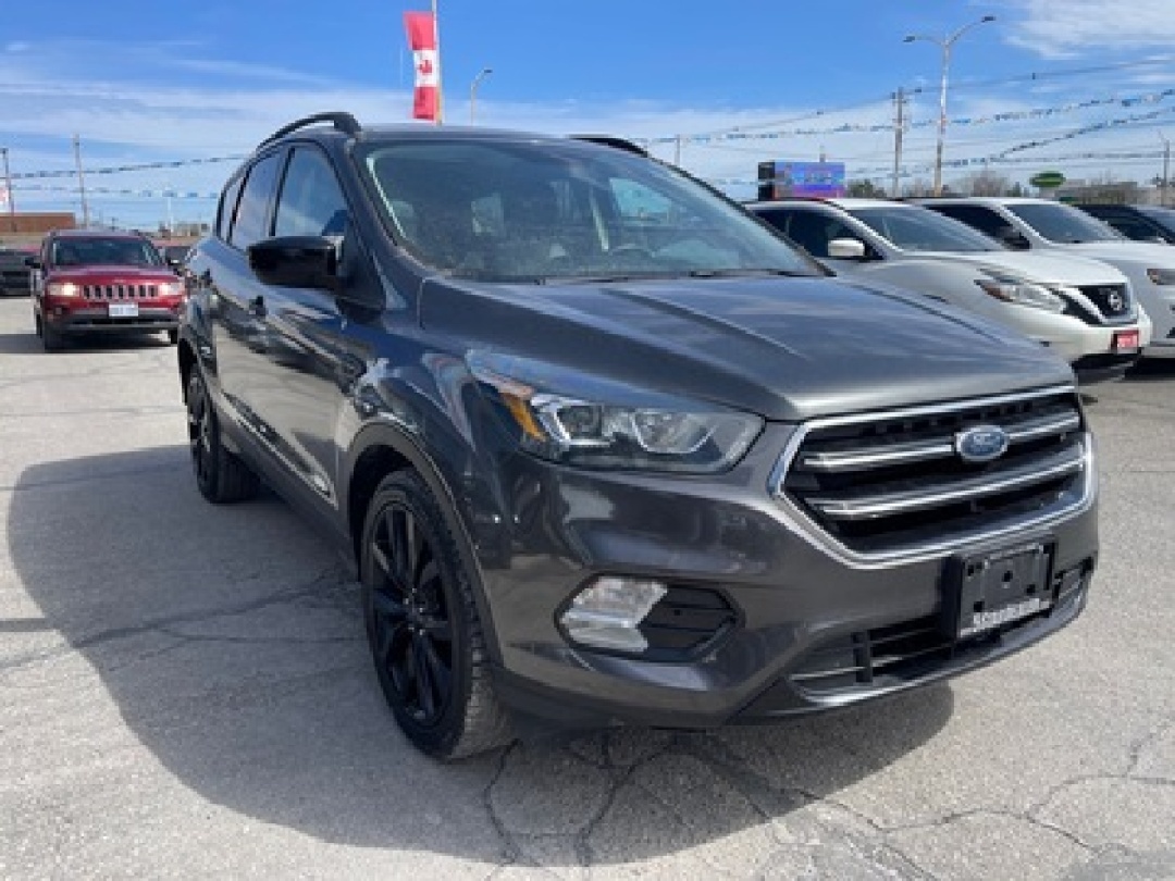 2017 Ford Escape SE SUNROOF! MINT! WE FINANCE ALL CREDIT!