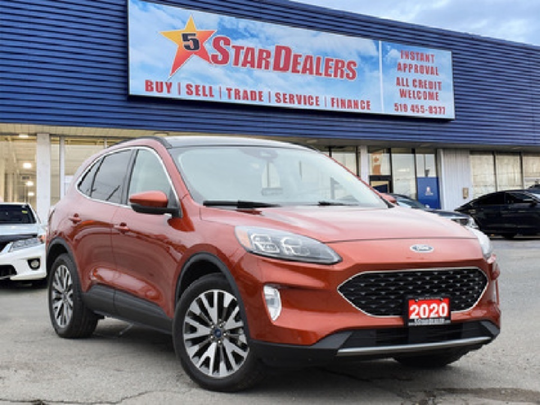 2020 Ford Escape NAV LEATHER PANO ROOF MINT! WE FINANCE ALL CREDIT!