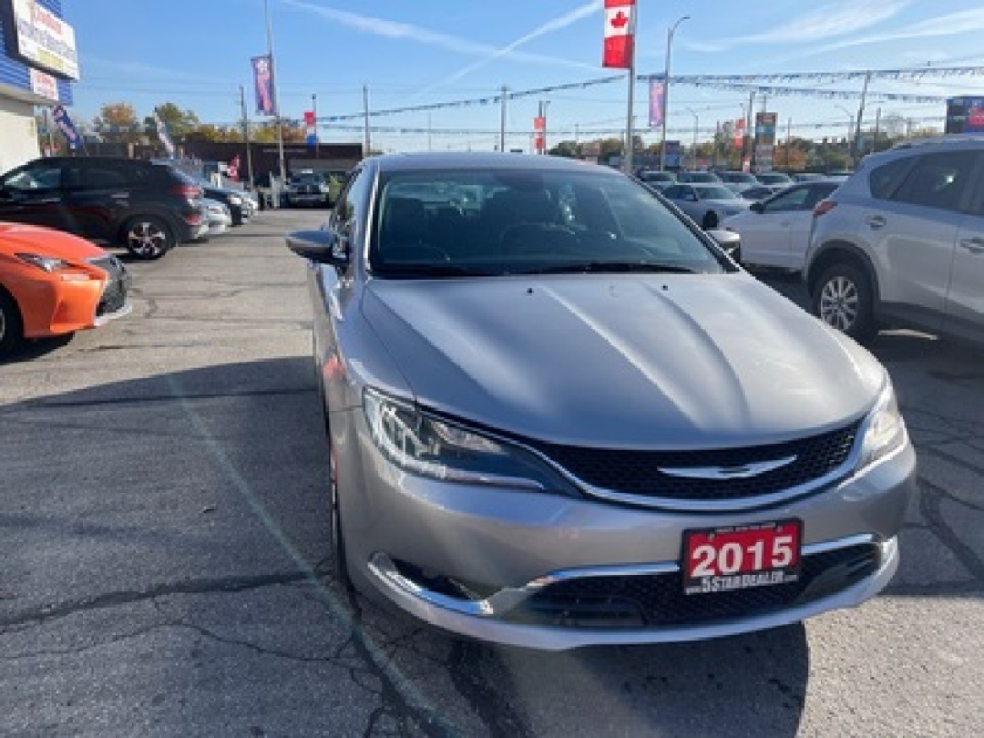 2015 Chrysler 200 LEATHER SUNROOF HEATED SEATS WE FINANCE ALL CREDIT