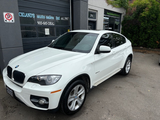 2011 BMW X6 AWD 35i, REMARKABLE CONDITION, HEAD TURNER!!