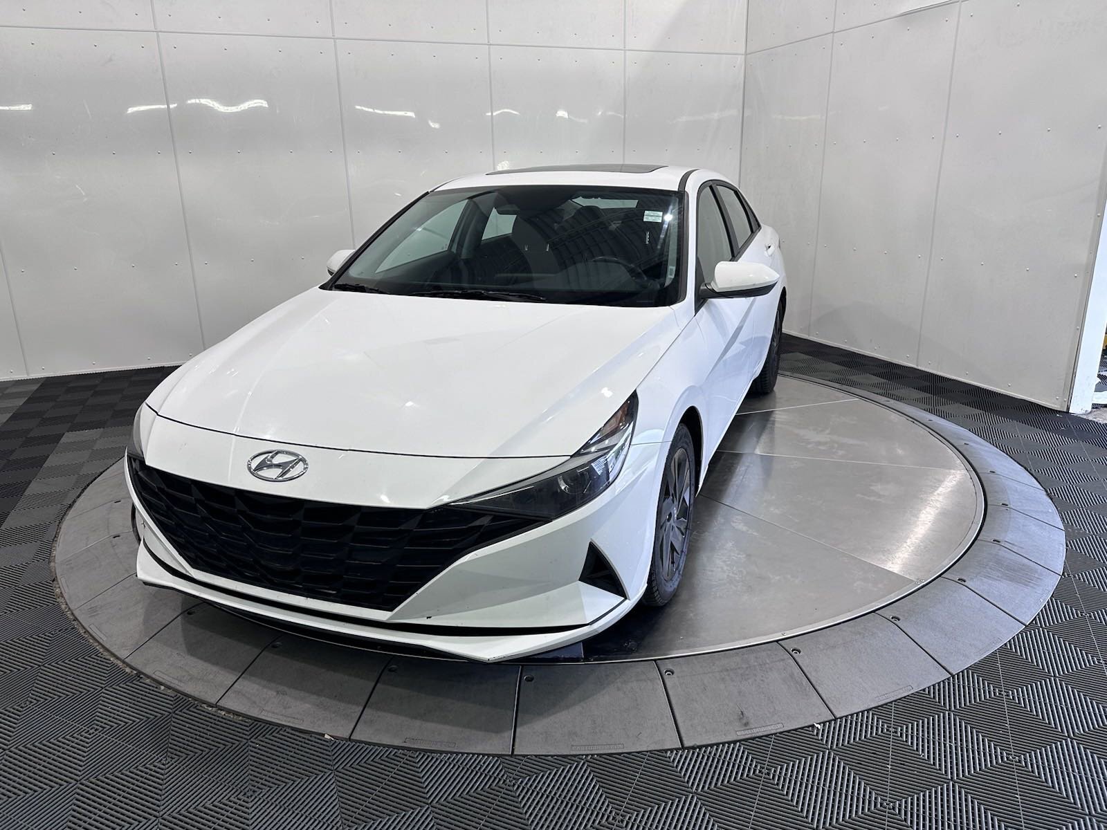 2021 Hyundai Elantra Preferred I Sunroof I CarPlay
