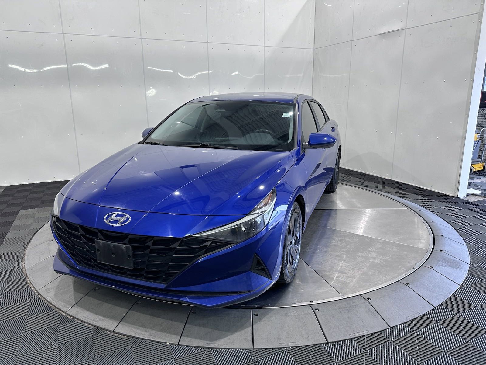 2021 Hyundai Elantra Preferred | CarPlay | Reverse Cam 