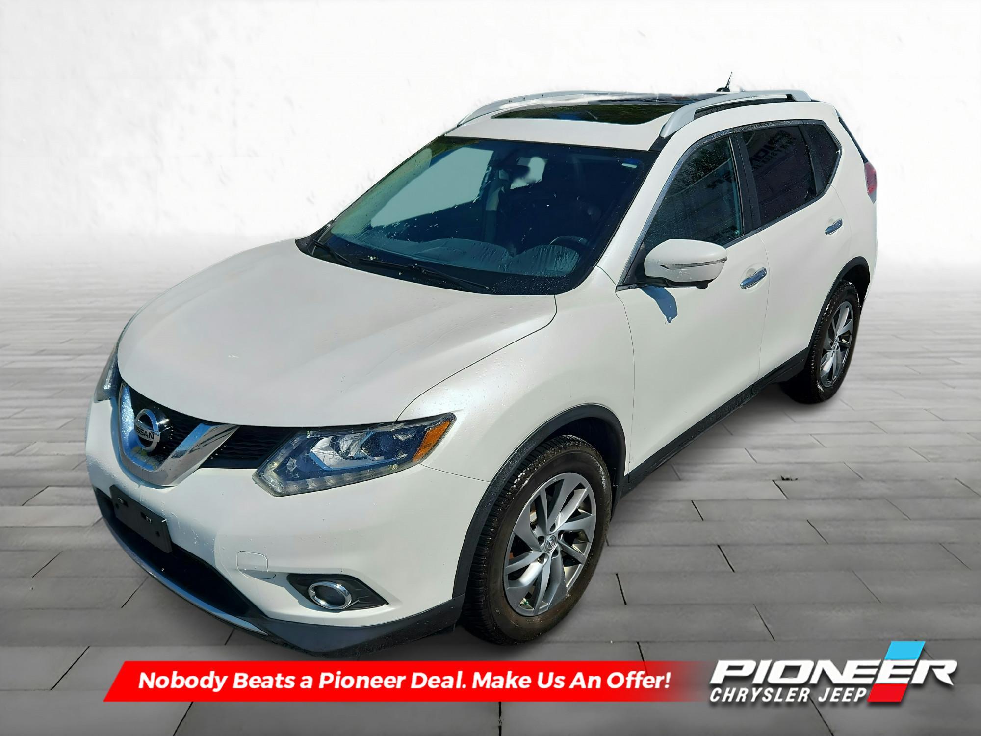 2015 Nissan Rogue S  - Sunroof -  Leather Seats