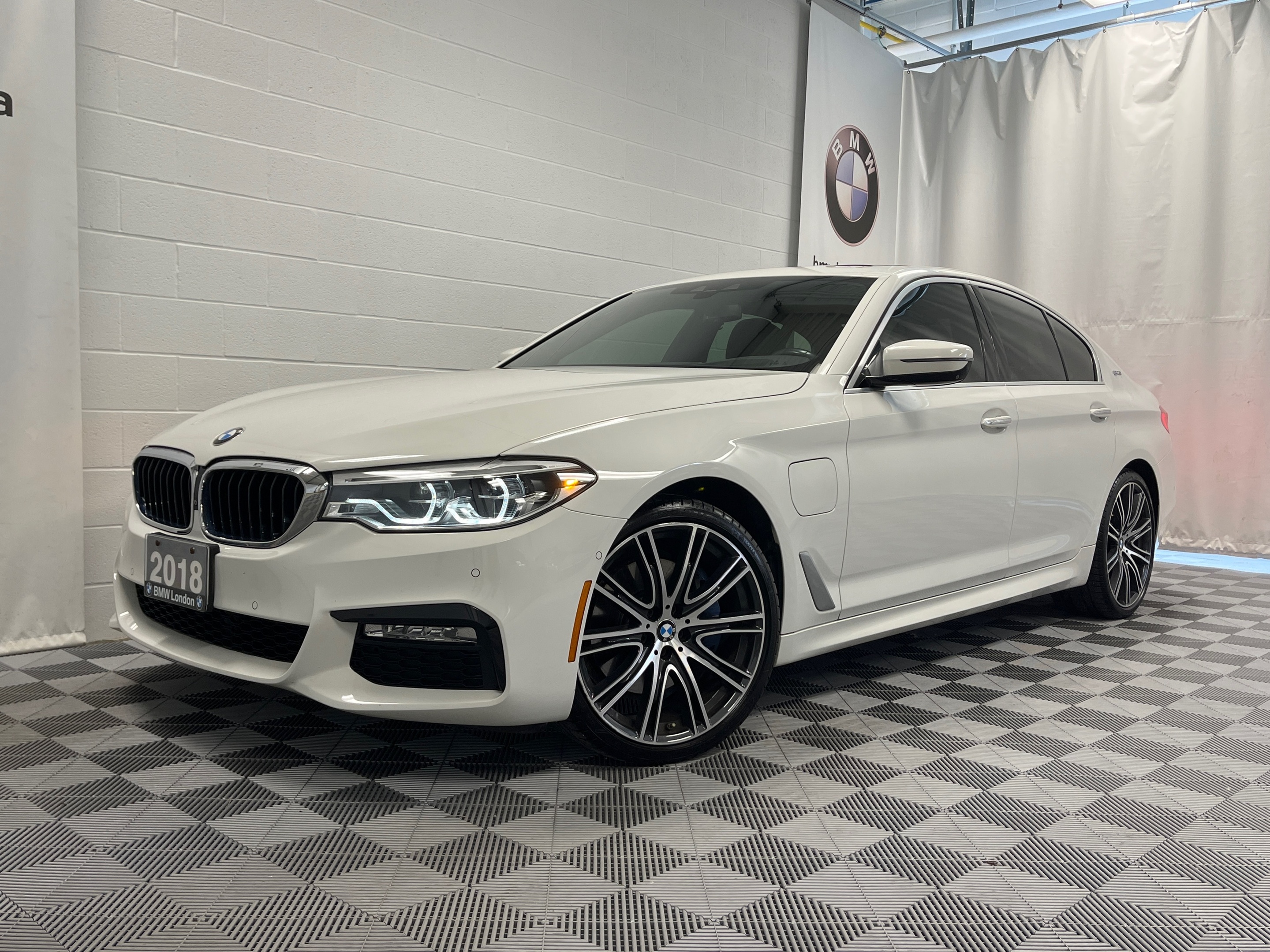 2018 BMW 530e OVER $14,000 IN PACKAGE UPGRADES!! -PERFORMANCE  -