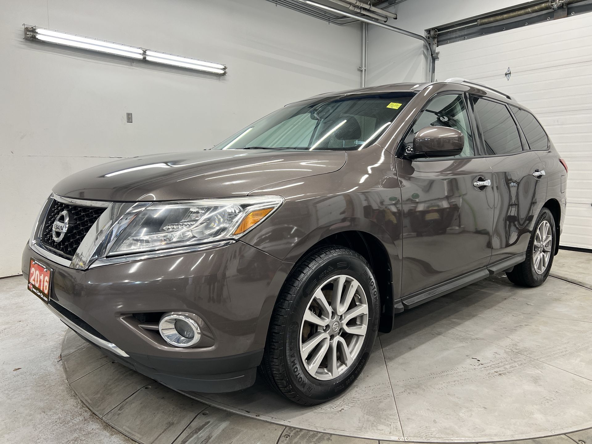2016 Nissan Pathfinder SV AWD | HTD SEATS/STEERING | 7-PASS | LOW KMS!