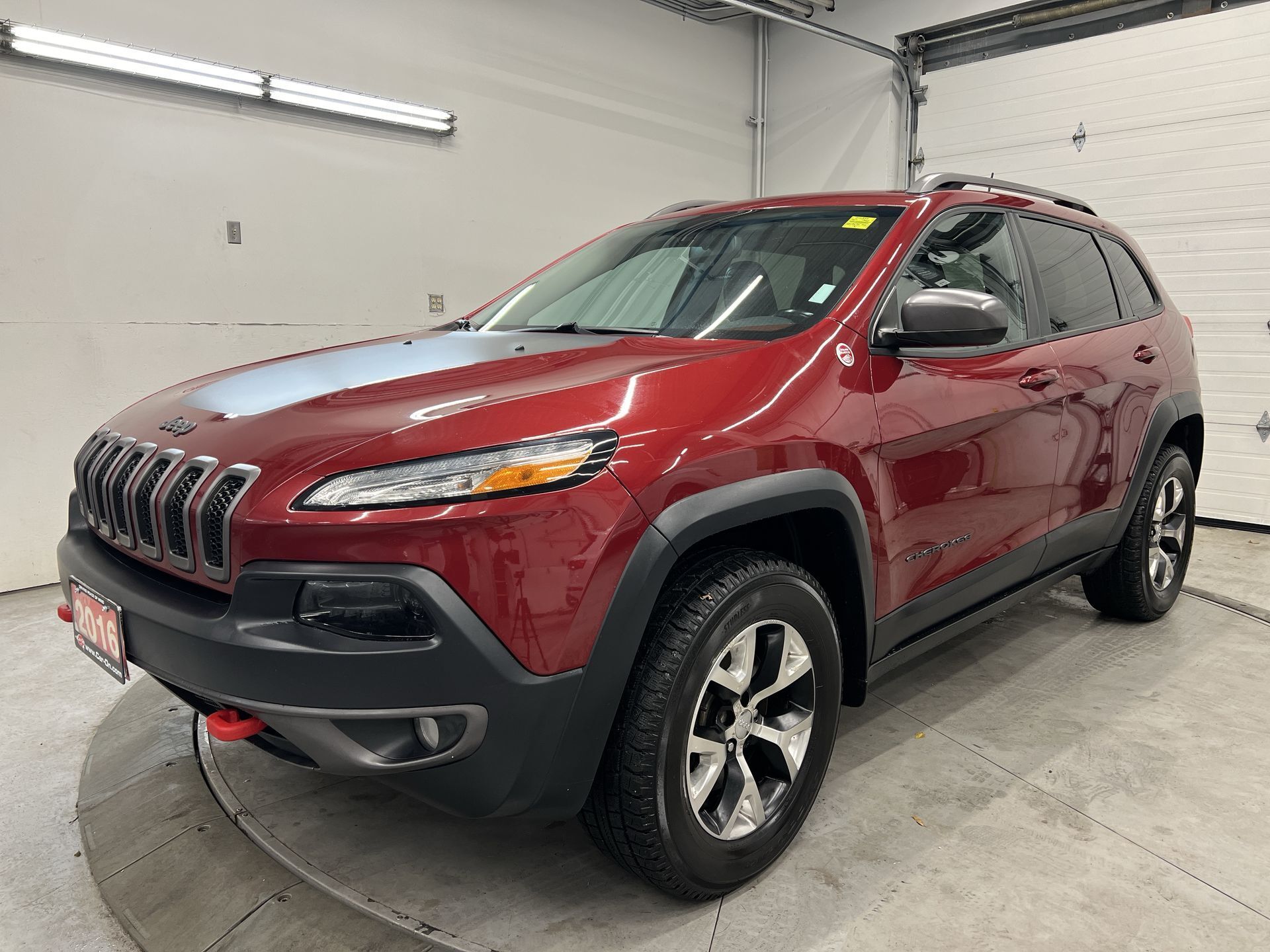 2016 Jeep Cherokee TRAILHAWK 4x4 | LEATHER | REAR CAM | TOW PKG