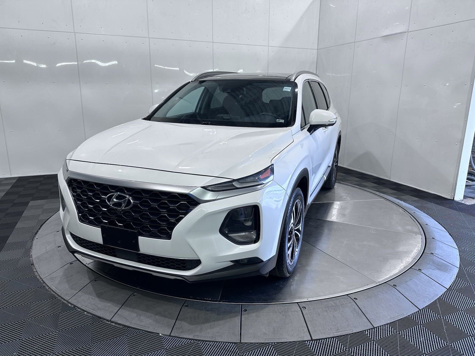 2019 Hyundai Santa Fe Ultimate I Pano Sunroof I Reverse Cam