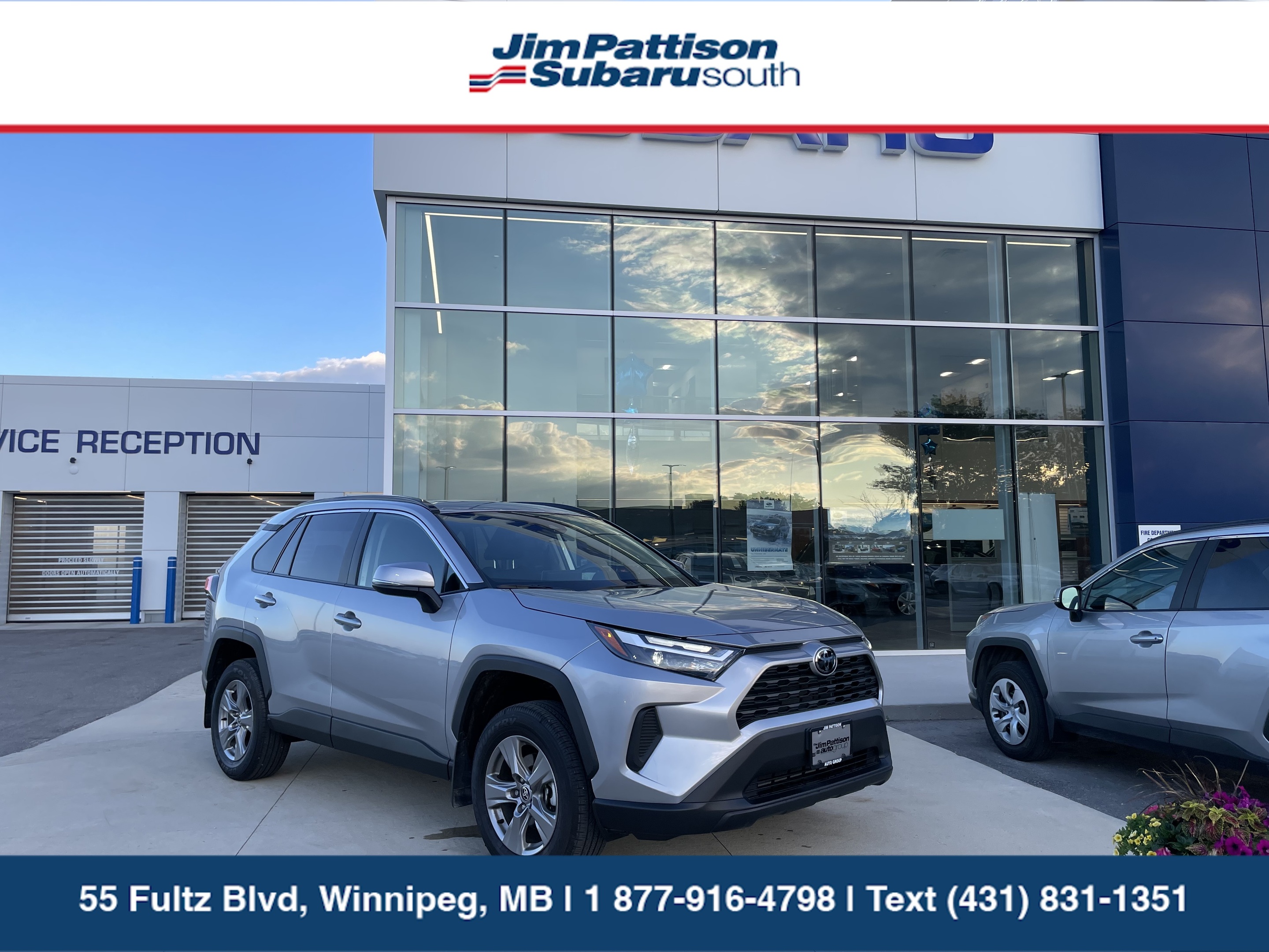 2024 Toyota RAV4 XLE AWD | ACCIDENT FREE | LOW KMS 